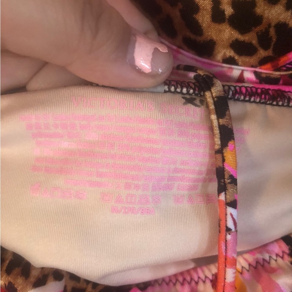 NWT Victoria Secret Bikini Set, 36B & Med bottom - Picture 9 of 9
